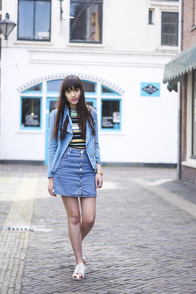 Denim A-line Skirt Adidas Rosegold Toecap 70s ribbed striped top trend fashion blogger outfit
