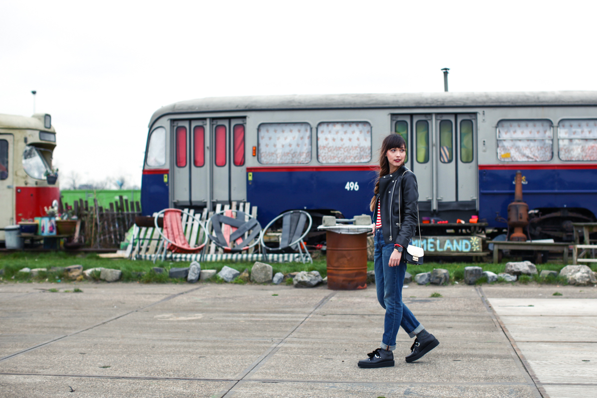 Iris A Dash of Fash3859