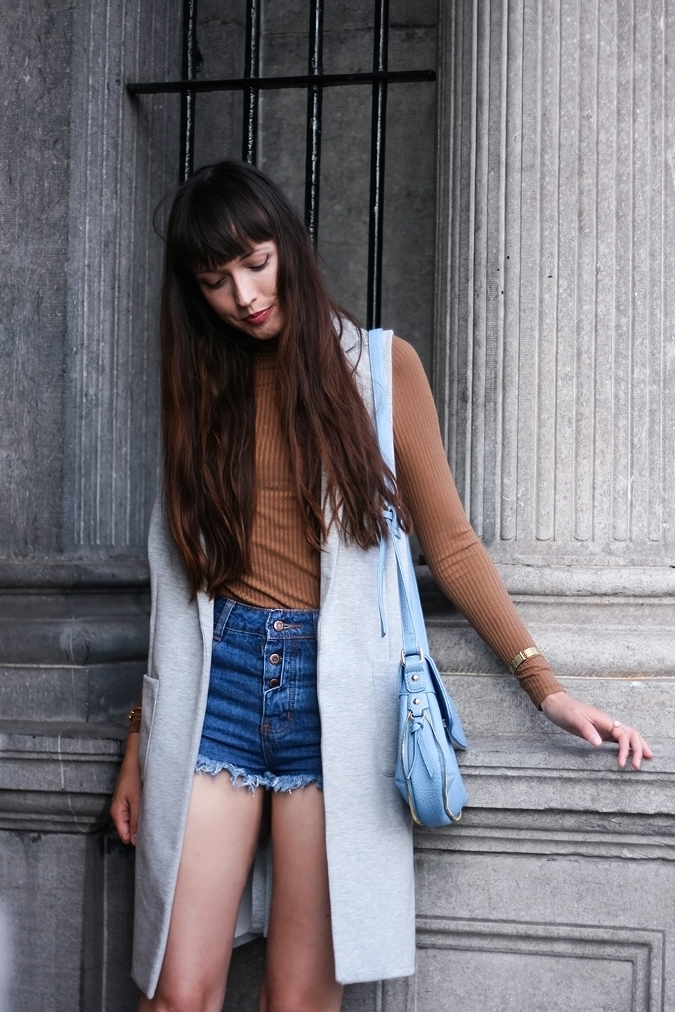 casual-chic-fashion-blogger-outfit-turtleneck-in-summer-lace-up-flats-3