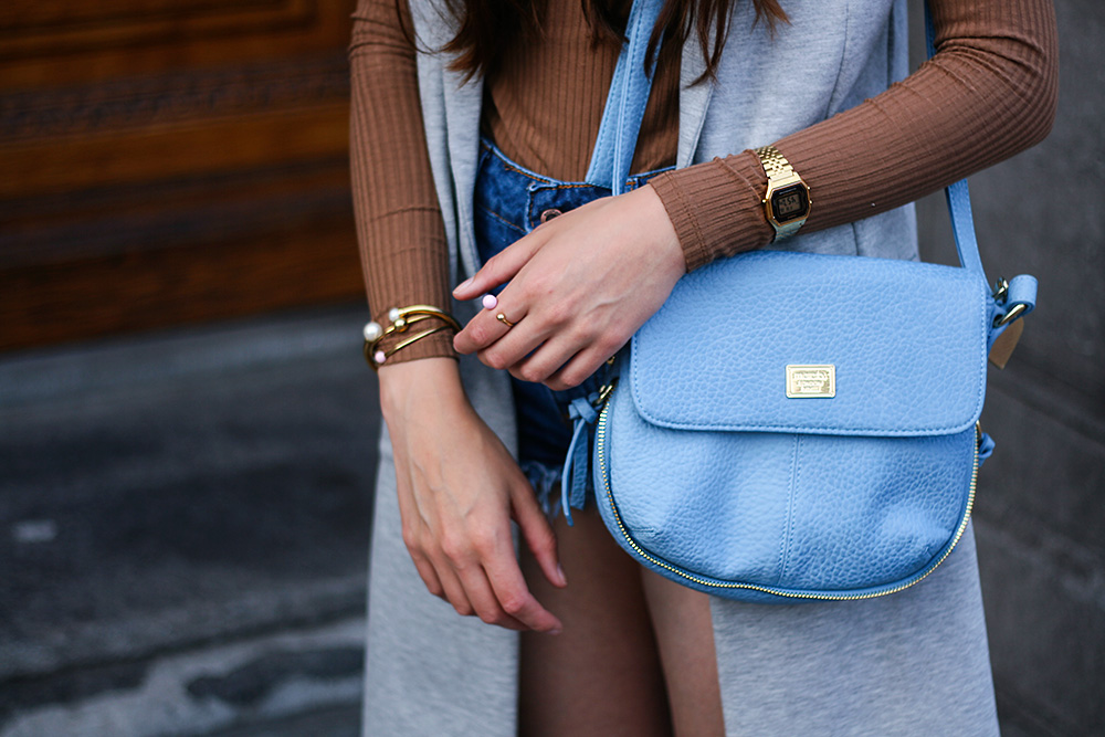 casual-chic-fashion-blogger-outfit-turtleneck-in-summer-lace-up-flats-4