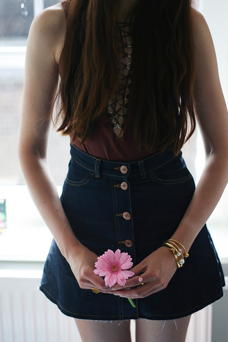 fashion-blogger-birthday-photoshoot-lace-up-body-button-down-skirt-girly-1