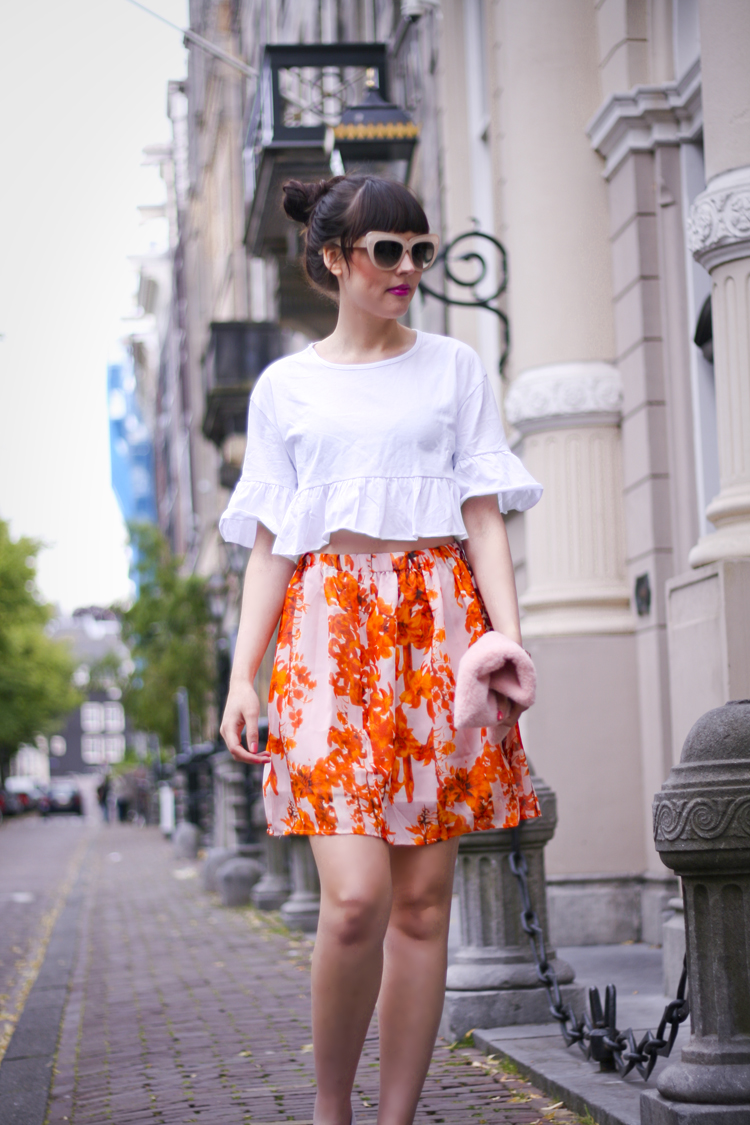floral-skirt-oasap-ruffled-crop-top-oasap-fluffy-pink-clutch-white-heels-zerouv-sunglasses-9