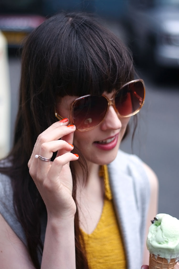 river-island-70s-style-outfit-icecream-truck-editorial-photoshoot-9
