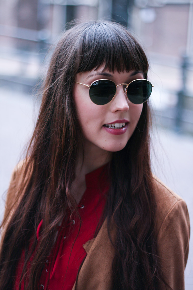 suede-trenchcoat-vila-lace-up-dress-rayban-rounded-sunglasses-stan-smith-adidas-fashion-blogger-11